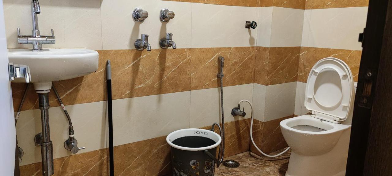 Ks Paying Guest House Varanasi Bagian luar foto