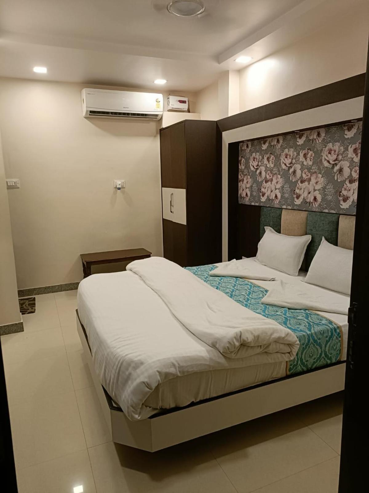 Ks Paying Guest House Varanasi Bagian luar foto