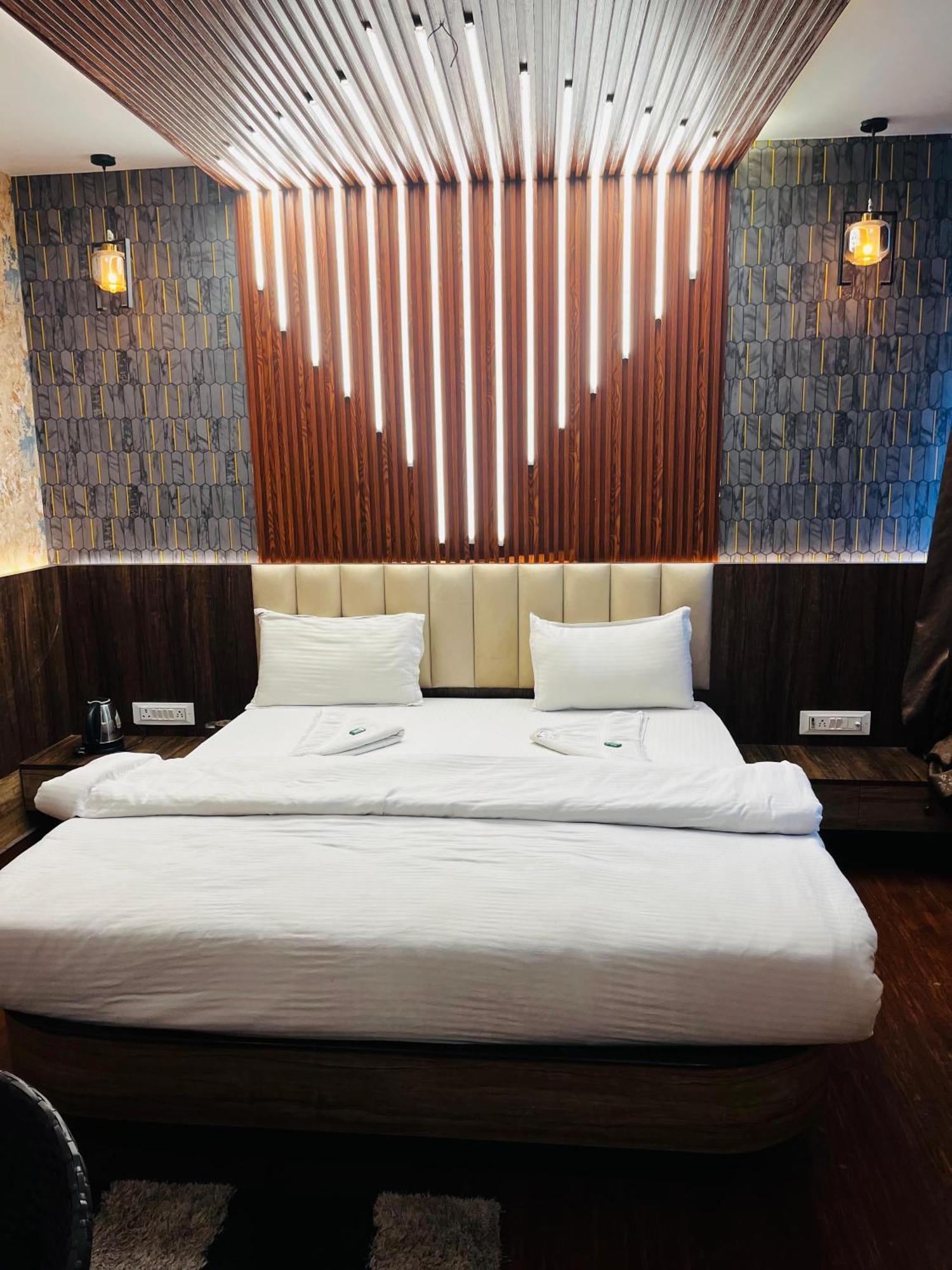 Ks Paying Guest House Varanasi Bagian luar foto