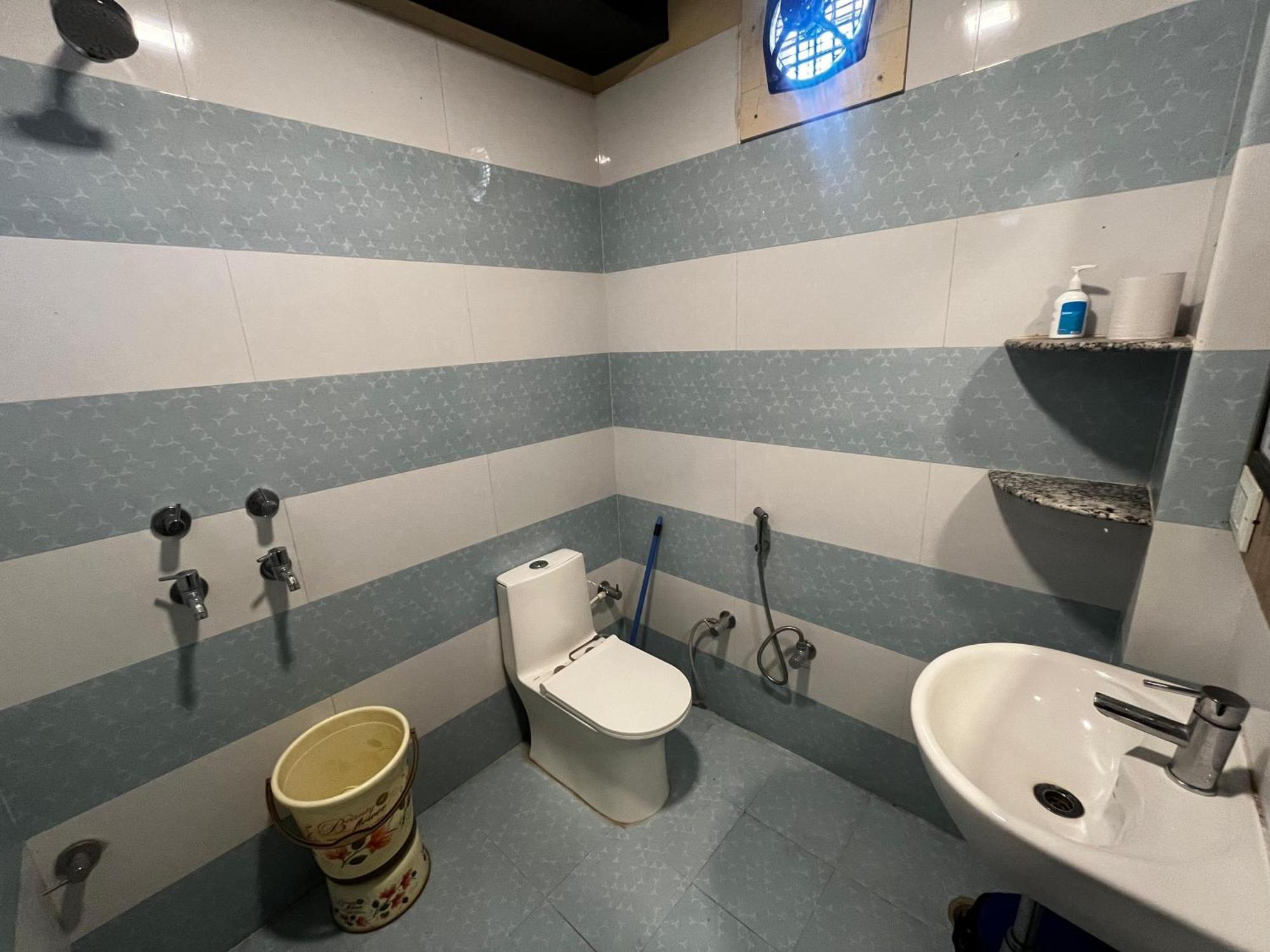 Ks Paying Guest House Varanasi Bagian luar foto