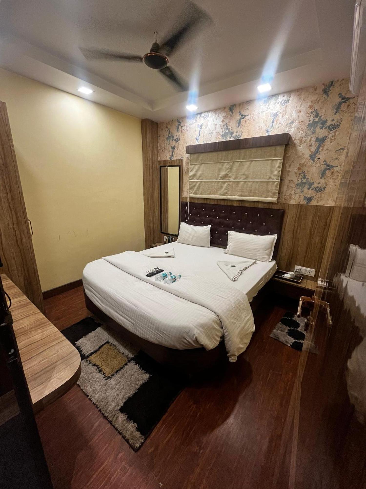 Ks Paying Guest House Varanasi Bagian luar foto